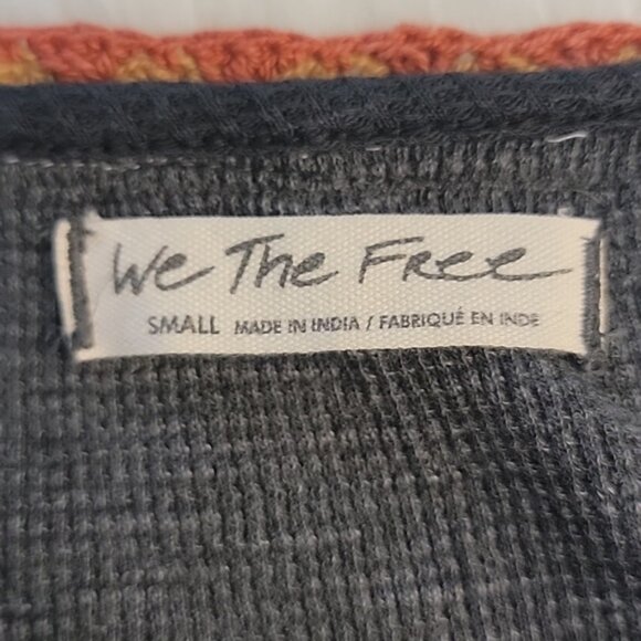 WE THE FREE Gray Waffle Short Sleeve Crochet V-Neck Oversized Boho Top Sz S - Picture 5 of 8